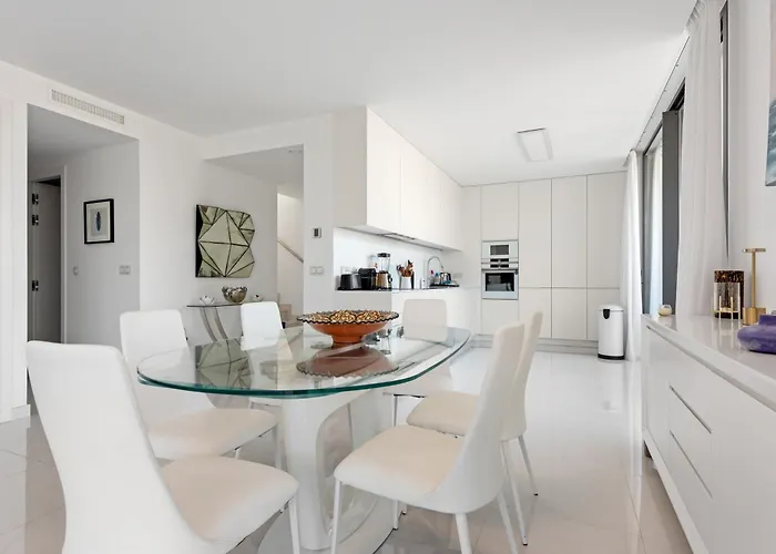 Cataleya 6, Atico 3-b 에스테포나