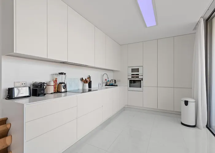 Cataleya 6, Atico 3-b 에스테포나